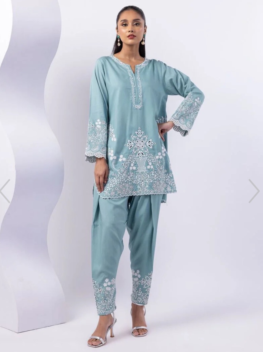 Embroidered Straight-Leg Kurta Set in Light Teal